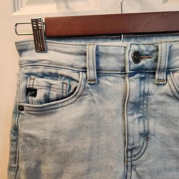 KanCan Women's Light Wash Skinny Jeans with Frayed Hem- 0/23 - Picture 2 of 9